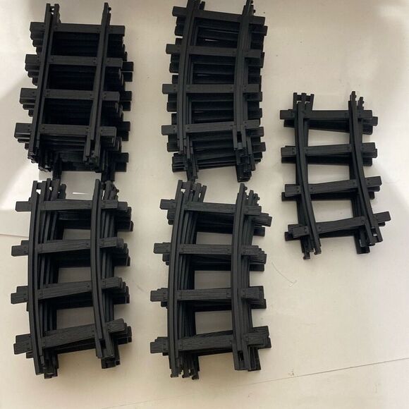 Lionel Black Polar Express Train Rail 9 Pieces Straight 23 Pieces Curved - Picture 1 of 7